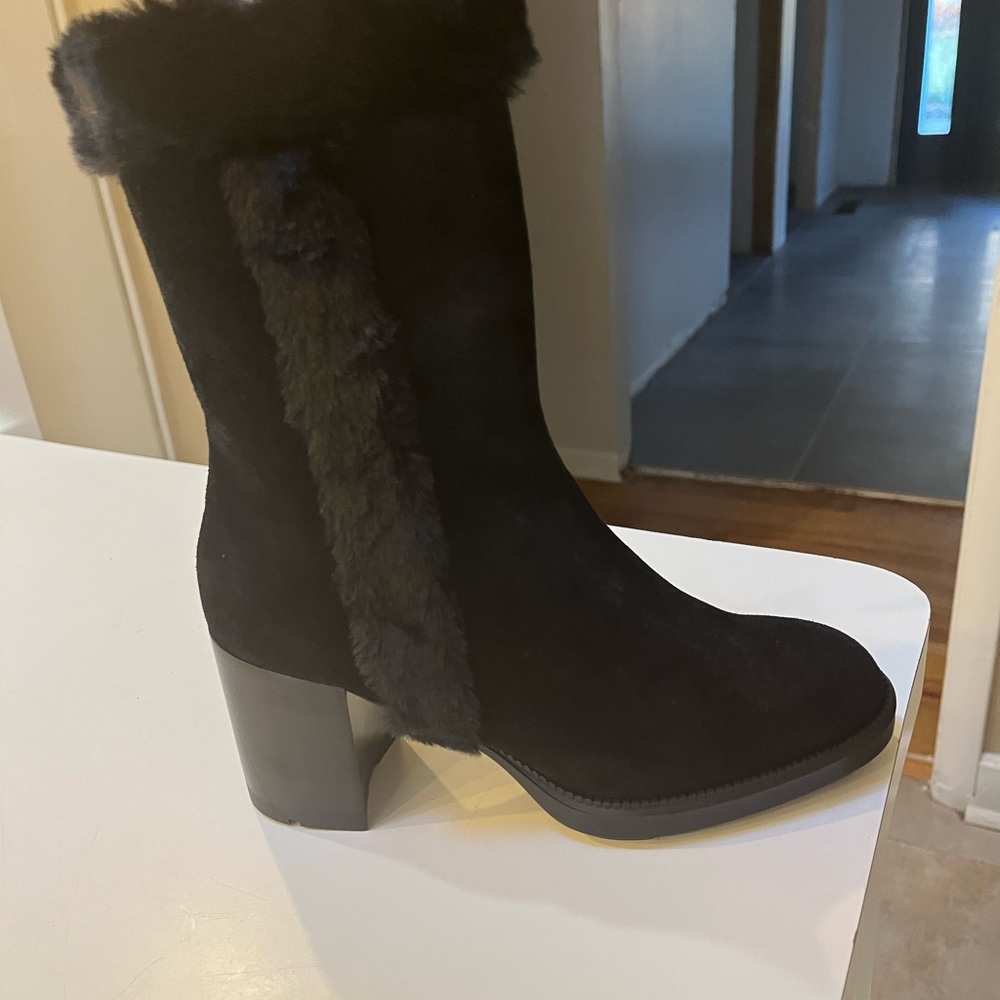 NEW Aquatalia Iliana Suede/Faux Fur interior Boot